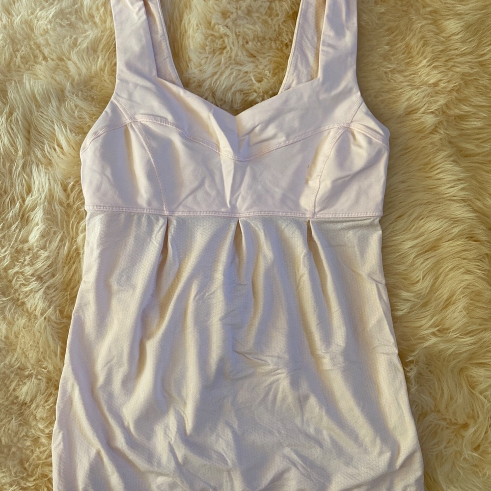Lululemon tank